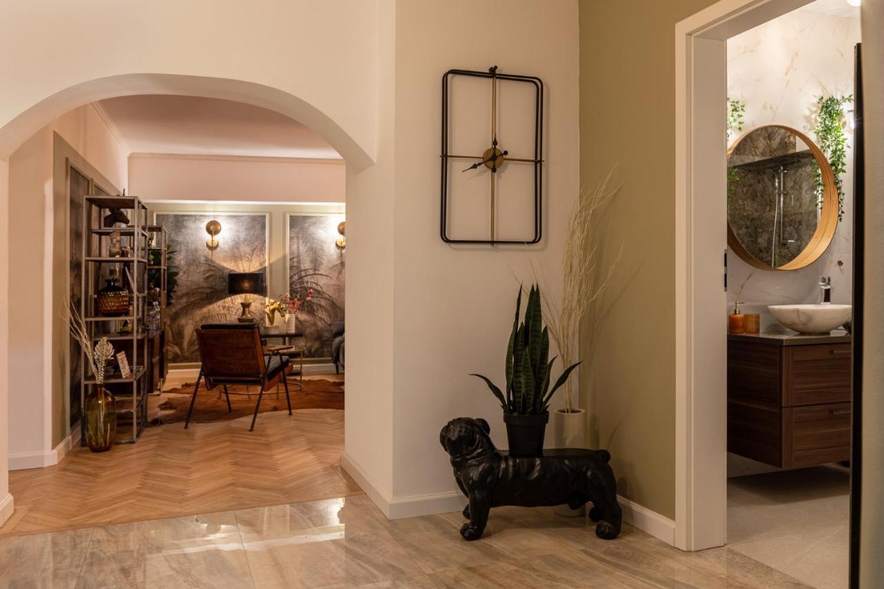 Villa Bagheera'S Den à Bucarest Extérieur photo